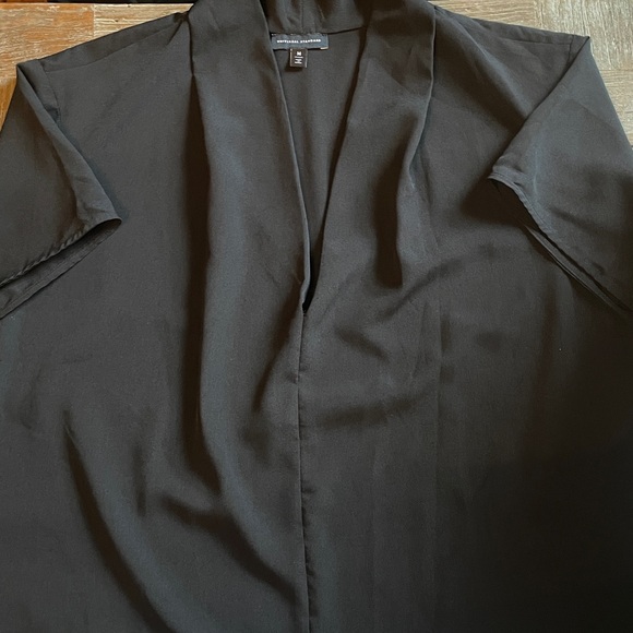 Universal Standard Better Than Silk V-Neck Blouse🖤 - Picture 8 of 15